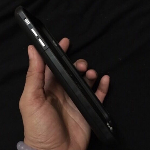iPhone 6 Plus and iPhone 6S Plus Charging Case - Picture 2 of 4