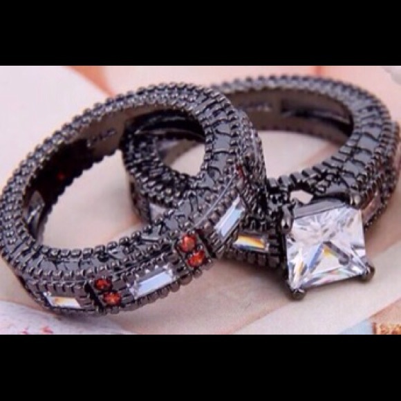 💍New Wedding Ring Set💕 - Picture 2 of 4