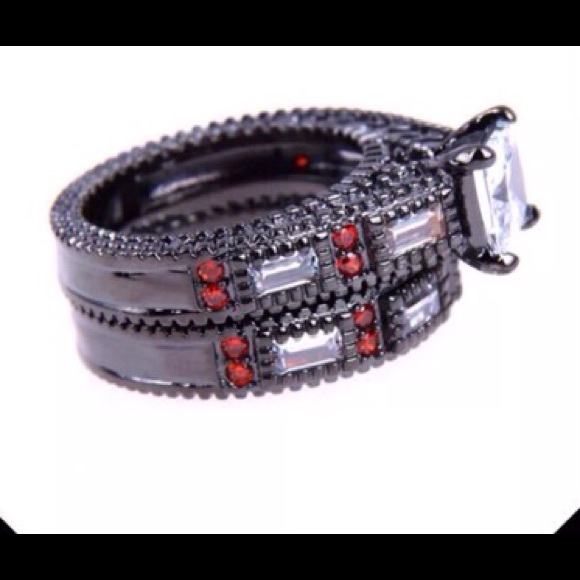 💍New Wedding Ring Set💕 - Picture 3 of 4