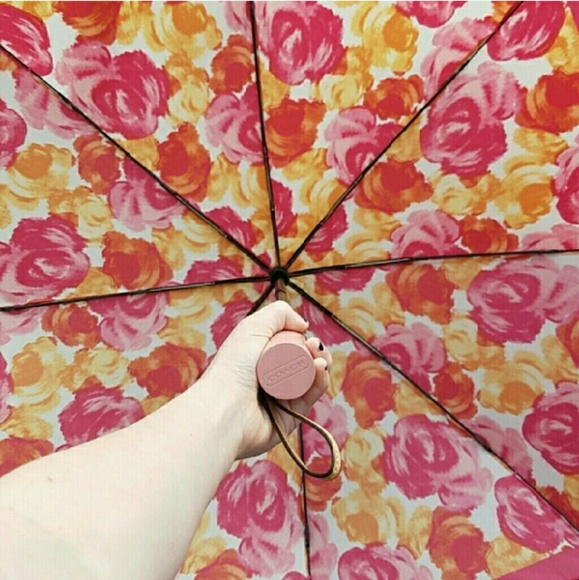 Coach umbrella - DONT BUY-