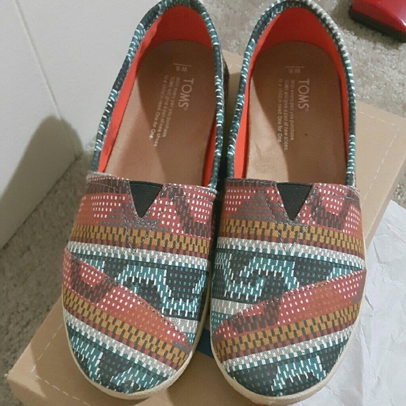 TOMS Avalon Slip ons