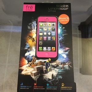 CyberMonday Lifeproof iPhone 5s case