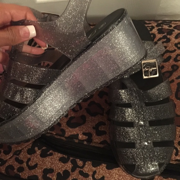 Platforms - Picture 2 of 2