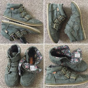 Rocket dog | distressed shoes
