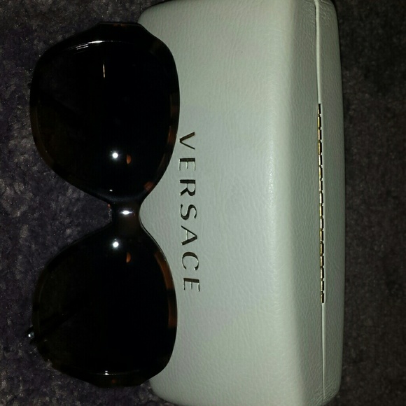 Versace Sunglasses With Case and Warrenty Paperwor