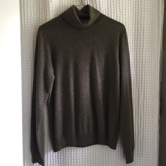 Cashmere turtleneck sweater