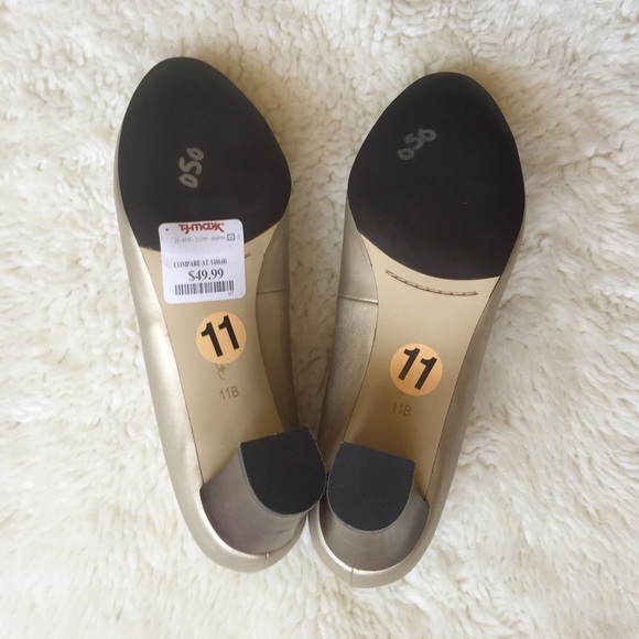 🚫 SOLD 🔄 Cole Haan 11M Edie Low Pump - Picture 2 of 3