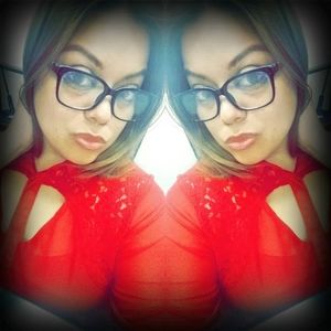 Meet your Posher, Yesenia