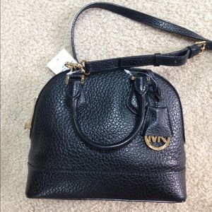 SOLD！NWT Michael Kors Small Smythe Satchel Black