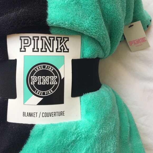 VS PINK blanket