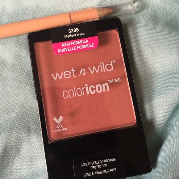 Wet n wild bundle - Picture 2 of 2