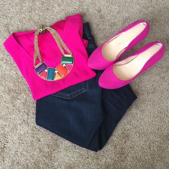 Jessica Simpson fuchsia suede pumps