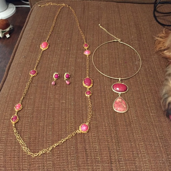 Necklace and earring set.