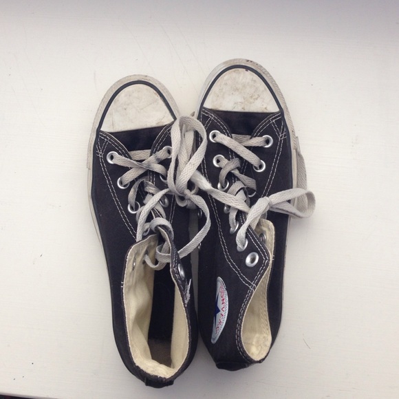 Black high rise converse