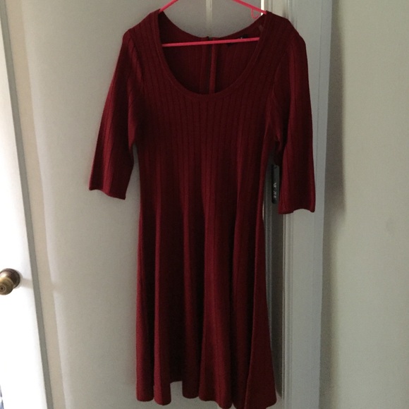 Red mid-sleeve dress