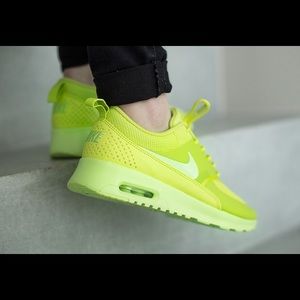 Neon Nike air max thea