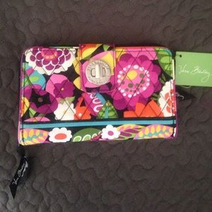 Vera Bradley Turn Lock Wallet in Va Va Bloom NWT