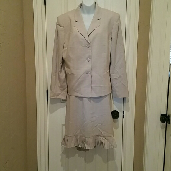 Le Suit Tattersall Plaid Skirt Suit