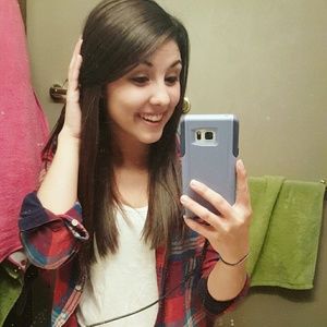 Meet your Posher, Holly