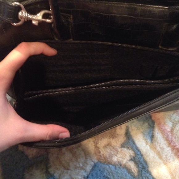 Black Liz Claiborne bag - Picture 3 of 4
