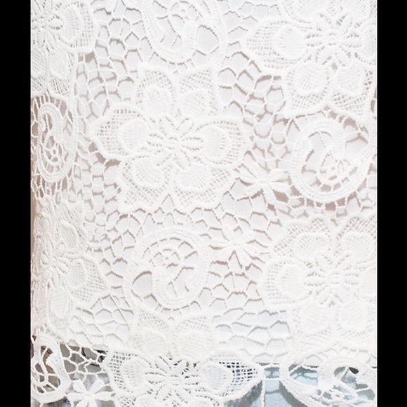 🌷 Lace Overlay Top 🌷 - Picture 3 of 4