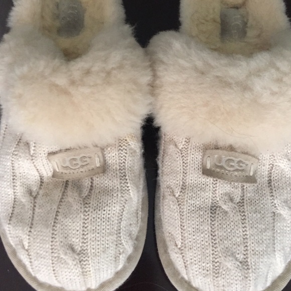 UGG Shoes - UGG barely worn slippers in cream