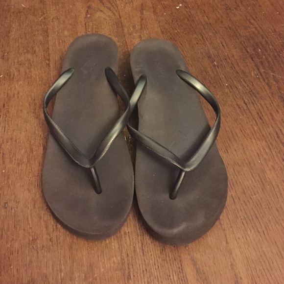 Old Navy Wedge flip flops