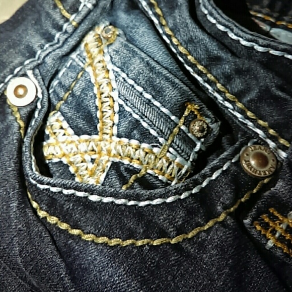 Jeans - Picture 2 of 4