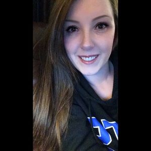 Meet your Posher, Kendra