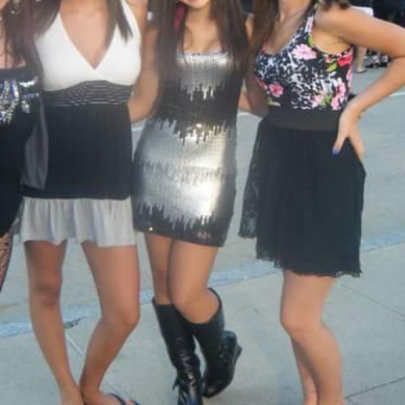 Guess sequenced dress - Picture 2 of 2