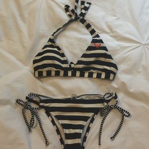 Roxy bikini set