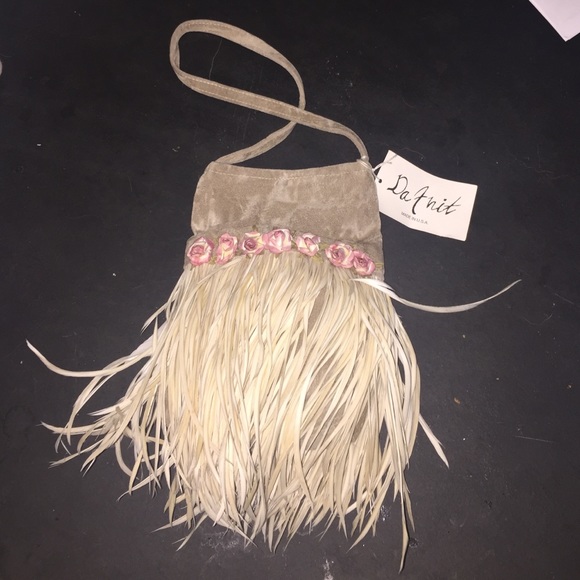 ADORABLE NEVER USED HANDBAG