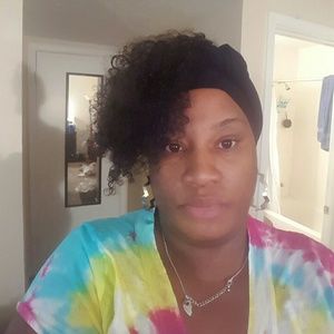 Meet your Posher, Monica