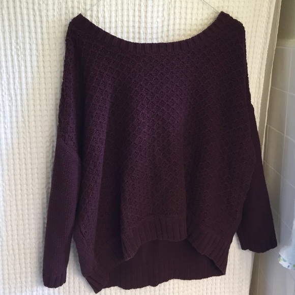American Eagle maroon sweater