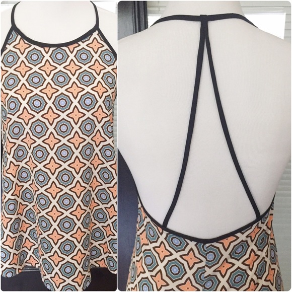 ‼️🚨FINAL SALE‼️ Strappy Geometric Print Tanktop - Picture 2 of 2