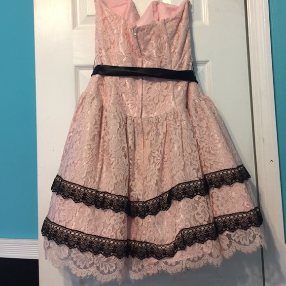 Strapless pink and black dress - Picture 3 of 4