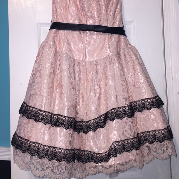 Strapless pink and black dress - Picture 4 of 4