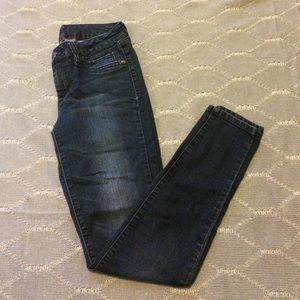 Elle blue faded jeans