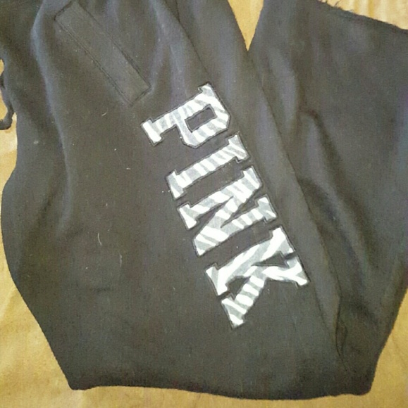 Black sweat pants.