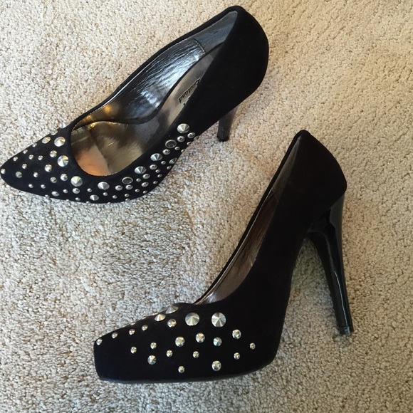 Kathy Van Zeeland Shoes - Black and stud pumps