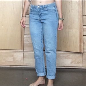 Forever 21 mom/boyfriend jeans size 27