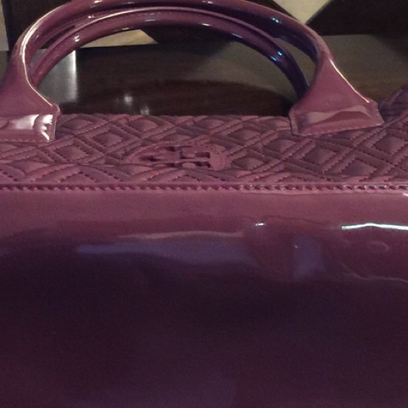 Tory Burch Ella Quilted Burgundy Tote - Picture 4 of 4