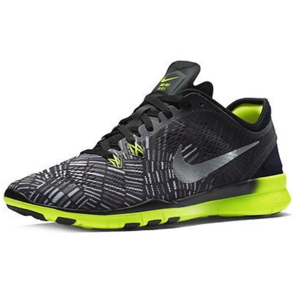 SOLD!! Nike free 5.0 tr