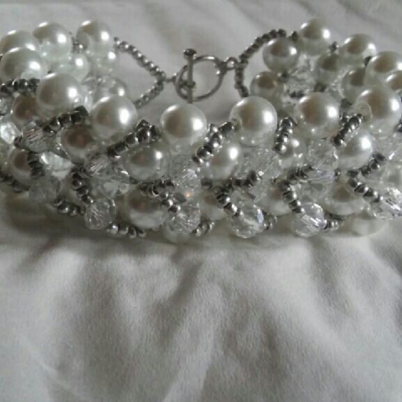 Handmade white glass pearl bracelet