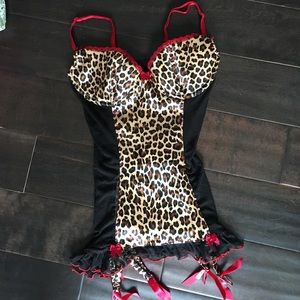 Fredrick's of Hollywood Medium sexy leopard