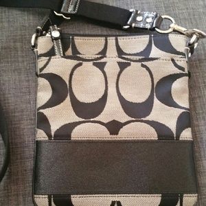 COACH SIGNATURE STRIPE SWINGPACK