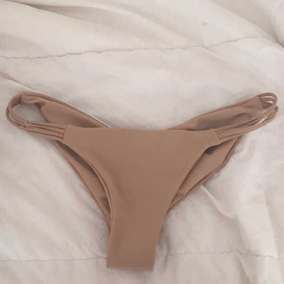 Bettinis bottoms nude