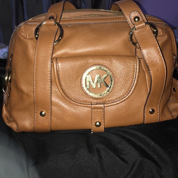 Tan Michael Kors Satchel👜