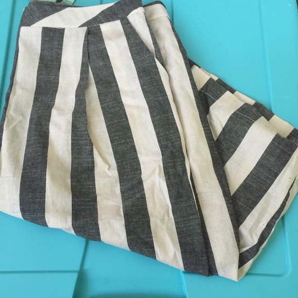 NWT! Striped linen Bermuda shorts