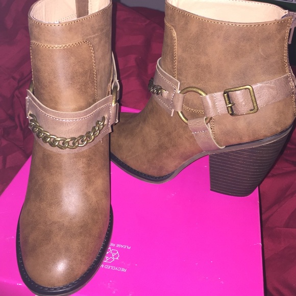Candie's Shoes - ‼️ MAKE AN OFFER ‼️ cognac ankle boots